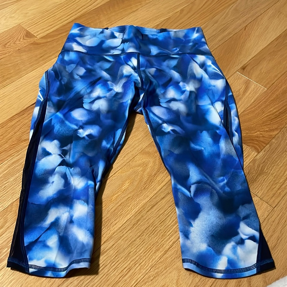 Blue lululemon leggings, size 8. Great condition